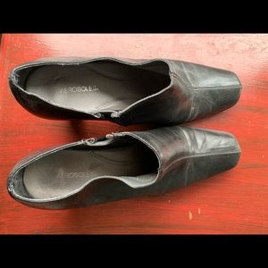 Aerosoles 8.5B/8.5M, black, heels 2.75 in.